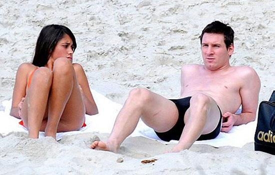 lionel messi girlfriend pictures. Messi takes girlfriend to