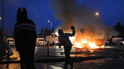 Police, Catholic rioters clash in Northern Ireland