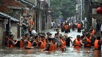 Residents evacuated in flooded Guangshui