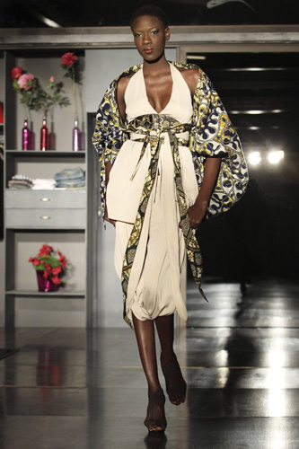 A model wears a creation by Martinique designer Paul Herve during Dakar Fashion Week, July 16, 2010. [Xinhua]