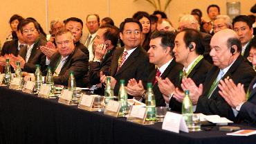 The Second Congress of Confucius Institutes in Ibero-America. is held in the coastal city of Vina Del Mar in Chile on July 17, 2010. [Xinhua photo]