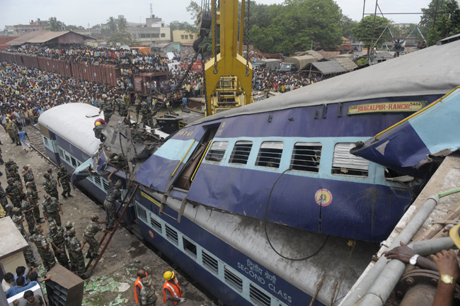 At least 60 passengers were killed and 90 injured on July 19 when the speeding Sealdah-bound Uttarbanga Express rammed into the rear of the Vananchal Express pulling out of the Sainthia station in Birbhum district of West Bengal, eastern Indian. [Xinhua] 