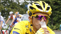 Astana team rider and leader's yellow jersey Alberto Contador of Spain celebrates his victory after the final 20th stage of the 97th Tour de France cycling race between Longjumeau and Paris July 25, 2010.