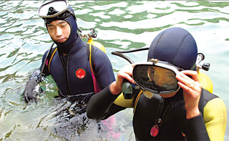 'Did you enjoy a deep dive last night?' has become a popular greeting among young white collar workers in the office this summer. Diving has become one of the fastest growing sporting hobbies in China. [China Daily]