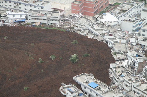 The scene of the landslide in Hanyan county, Southwest China&apos;s Sichuan province, July 27, 2010. [Xinhua]
