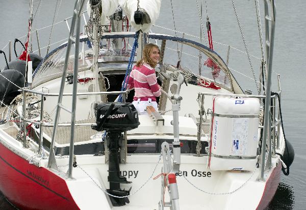 Laura Dekker. Dutch judge gave the green light for a teenage girl&apos;s bid to become the youngest person to sail around the world solo, thwarting a bid to have her kept in child care. [Xinhua/AFP]