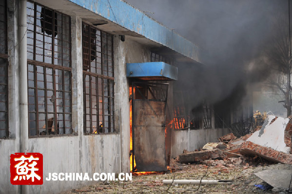 An explosion occurred in a plastics factory in Nanjing's Qixia District at 10:10 am today.[Jschina.com.cn]