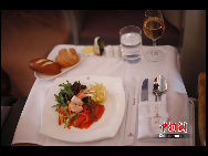 The photo shows the food of business class of Emirates' Airbus A380 which arrives at the Capital International Airport in Beijing August 1, 2010.[Chinanews.com]