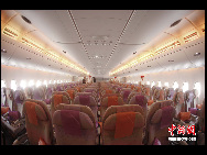 The photo shows the economy class cabin of Emirates' Airbus A380 which arrives at the Capital International Airport in Beijing August 1, 2010. [Chinanews.com]