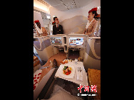 The photo shows the business class cabin of Emirates' Airbus A380 which arrives at the Capital International Airport in Beijing August 1, 2010. [Chinanews.com]