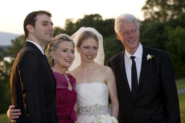 Marc Mezvinsky Marc Mezvinsky (L), U.S. Secretary of State Hillary Clinton (2nd L), Chelsea Clinton and former President Bill Clinton (R) pose after Chelsea and Marc&apos;s wedding ceremony at Astor Court in Rhinebeck, New York July 31, 2010. [Xinhua]