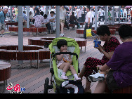 Children have fun in Expo park.[Photo by Yuan Fang]