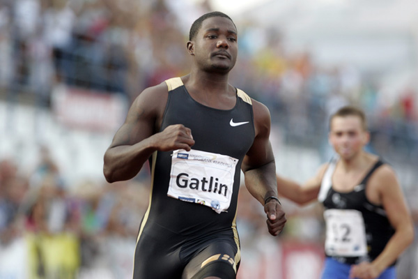 U.S. sprinter and 2004 Olympic 100 metres champion Justin Gatlin finishes a 100m heat in Rakvere August 3, 2010. Gatlin was banned since 2006 for doping.(Xinhua/Reuters Photo)