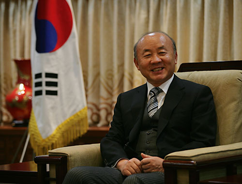Yu Woo-ik, the South Korean ambassador to China. [China Daily]
