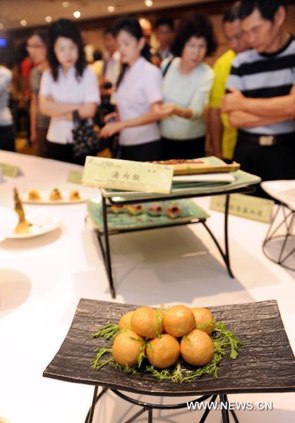 Photo taken on Aug. 5, 2010 shows a kind of specialized Taiwan cuisine in Taipei, southeast China's Taiwan. The four-day-long 2010 Taiwan Culinary Exhibition will kick off on Aug. 27. [Xinhua/Wu Jingteng] 