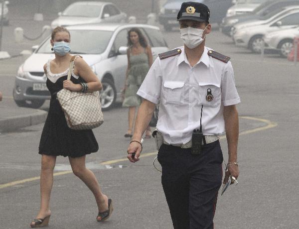 The toxic smog smothering Moscow shows little sign of abating on Aprial 9, 2010. [Xinhua]