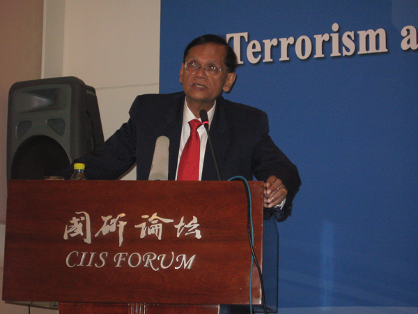 Sri Lankan Minister of External Affairs Gamini Lakshman Peiris delivers a speech 'Terrorism and Global Security: Lessons Learnt from Sri Lanka' at the China Institute of International Studies in Beijing, Aug. 12, 2010. [Zhang Ming'ai/China.org.cn]