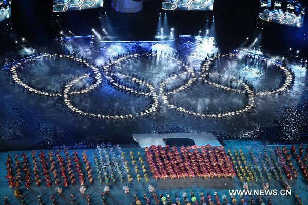 Photo taken on Aug. 14, 2010 shows a five-rings symbol during the opening ceremony of the inaugural Youth Olympic Games (YOG) in Singapore. [Xinhua]