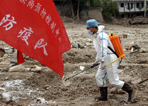 Decontamination work continues in Zhouqu