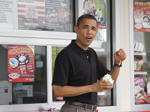 Obama swims, takes boat ride during Gulf Coast vacation