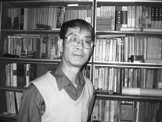 Renowned writer of 'Effendi' Kuang Jinbi dies