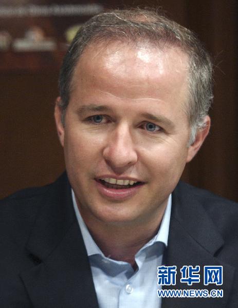 Edelmiro Cavazos, mayor of the tourist town of Santiago, in a May 2010 photo.[Xinhua]
