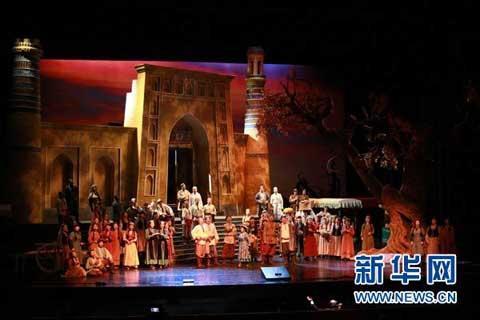 Set in Kashgar of Xinjiang, the opera follows the bitter-sweet story of two love birds.