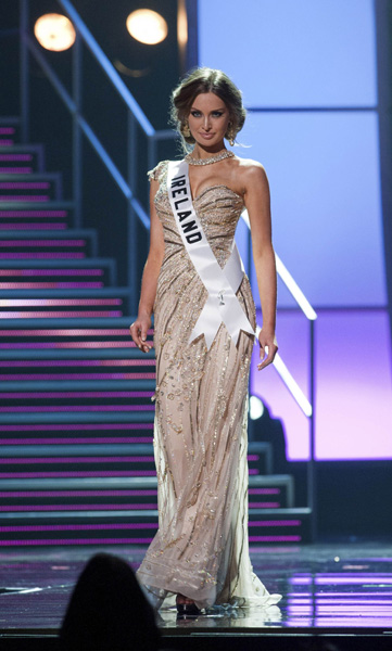 Miss Ireland 2010 Rozanna Purcell poses for the judges in an evening gown of her choice during the 2010 Miss Universe Presentation Show at Mandalay Bay Event Center in Las Vegas, Nevada August 19, 2010. [Xinhua]