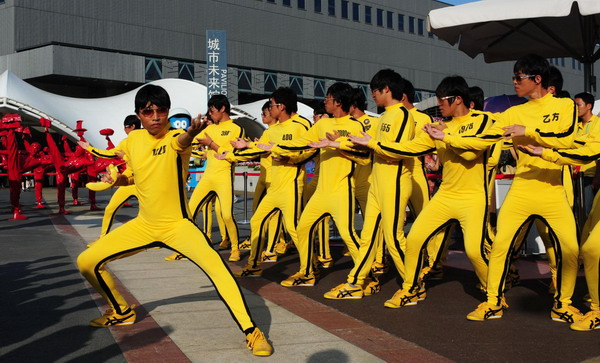 Bruce Lee's fans pay tribute to idol at Expo
