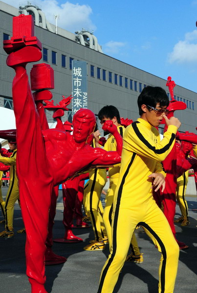 Bruce Lee's fans pay tribute to idol at Expo