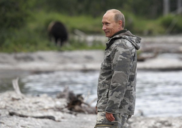 Russia&apos;s Prime Minister Vladimir Putin visits Yuzhno-Kamchatsky wildlife preserve near the Far East city Petropavlovsk-Kamchatsky, August 24, 2010. [China Daily/Agencies]