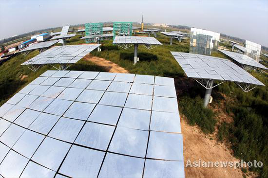 A view of heliostats used in a solar thermal power tower station in Yanqing County, Beijing, Aug 25, 2010. 