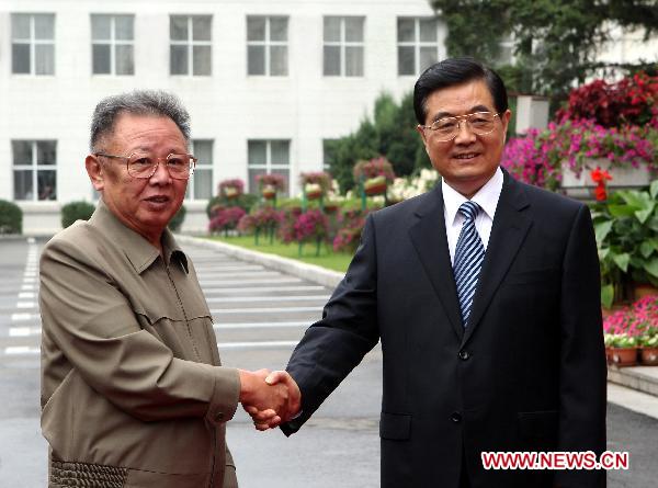  Chinese President Hu Jintao (R) meets with Kim Jong Il, top leader of the Democratic People's Republic of Korea (DPRK), in Changchun, capital of northeast China's Jilin Province, Aug. 27, 2010. (Xinhua/Ju Peng) 