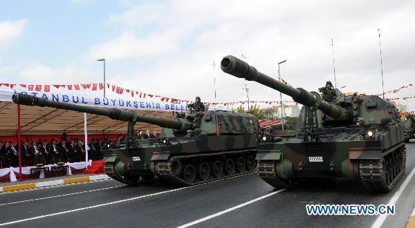 Armored vehicles attend a parade in Istanbul, the biggest city of Turkey, Aug. 30, 2010. Turkey held the 88th Victory Day celebrations with wreath-laying ceremonies and military parades in major cities including Ankara, Istanbul and Izmir on Monday. [Xinhua]