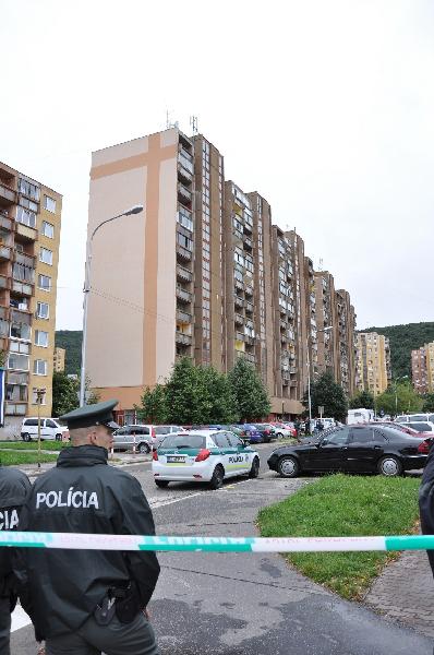 A policeman stands guard on August 30, 2010 in the Bratislava suburb of Devinska Nova Ves, where a shooting spree occured. At least seven people inlcuding the gunman were killed and a dozen others wounded in a shooting spree in the Slovak capital of Bratislava on Monday, the state-run TASR news agency reported. [Xinhua] 