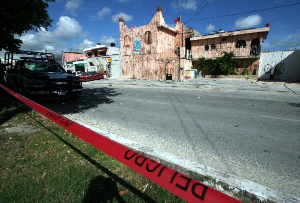 The photo taken on Aug. 31, 2010 shows the bar Castillo del Mar in Cancun, Mexico. Eight people were killed in the Caribbean resort of Cancun early on Tuesday when suspected drug hitmen threw home-made explosive device into the bar. [Xinhua/STR] 