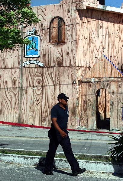 The photo taken on Aug. 31, 2010 shows the bar Castillo del Mar in Cancun, Mexico. Eight people were killed in the Caribbean resort of Cancun early on Tuesday when suspected drug hitmen threw home-made explosive device into the bar. [Xinhua/STR] 