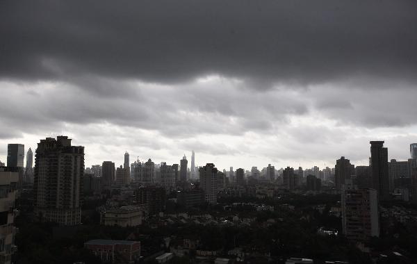 Shanghai cancels school classes as typhoon approaches