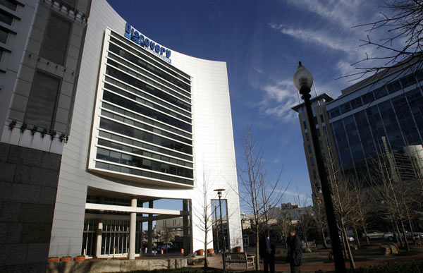 The Discovery Communications headquarters building is seen in Silver Spring, Maryland in this December 3, 2009 file photo. One hostage has been taken by a man with a handgun at the Discovery Channel headquarters building in suburban Washington, Montgomery County police told ABC television on September 1, 2010. 