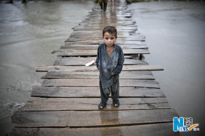 With more than 1,600 people confirmed dead and as many as 20 million homeless, Pakistan is reeling from the scale of the catastrophe brought by torrential monsoon rains for over one month.[Xinhua]