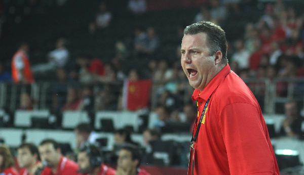 China's head coach Donewald reacts during the Basketball World Championship preliminary round match against Russia in Ankara, capital of Turkey, Sept. 1, 2010. China lost by 80-89. (Xinhua/Cai Yang)