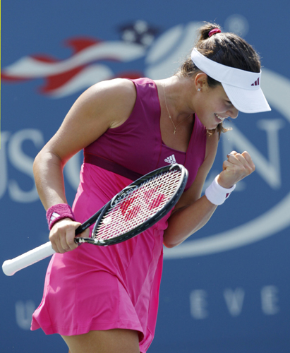 Ana Ivanovic of Serbia celebrates after defeating Zheng Jie of China during the U.S. Open tennis tournament in New York, September 1, 2010. (Xinhua/Reuters Photo)