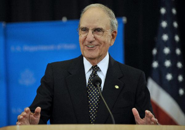 U.S. Envoy to the Middle East George Mitchell speaks to the media about direct negotiations between Israel and Palestine at the State Department in Washington D.C., capital of the United States, Sept. 2, 2010. [Zhang Jun/Xinhua]