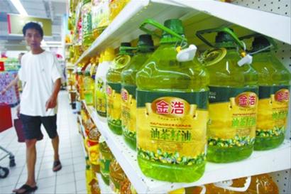 Local health authorities Tuesday admitted they waited five months before announcing that secret recalls of camellia oil had been ordered by Jinhao, a well-known edible oil maker based in Hunan Province, after the oil was found to contain excessive amounts of a carcinogen known as Benzo(a)pyrene.
