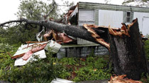 Hurricane Earl begins to sweep across U.S. east coast