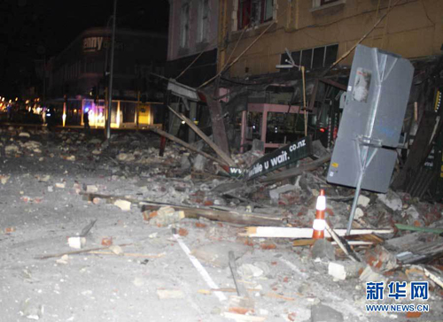 Rubble from a quake-damaged building is pictured on a street in Christchurch September 4, 2010. [Xinhua] 