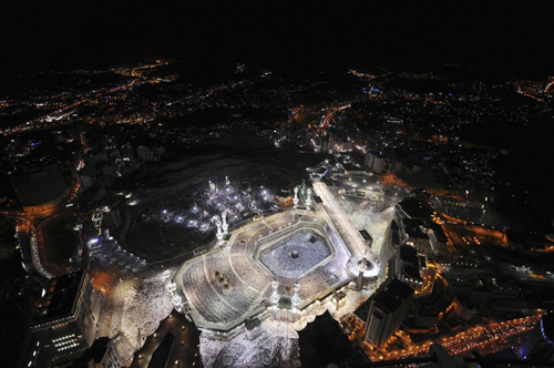 A general view of the city of Mecca and the Grand Mosque is seen from the Mecca Clock Tower during the Muslim month of Ramadan September 4, 2010. 