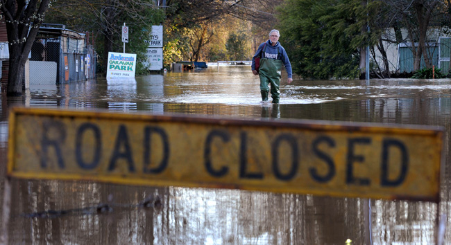 Rising floodwaters across Victoria&apos;s north of Australia are threatening hundreds of homes after the state&apos;s worst floods in 15 years, local media reported on September 6, 2010. Some 250 homes were evacuated over the weekend and many towns in Victoria&apos;s north-east and west are still on high alert. [Xinhua] 