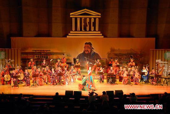 Actresses perform during a grand Confucius music and dance show at the headquarters of the UNESCO in Paris, capital of France, Sept. 6, 2010, unveiling the five-day-long 'Confucius Cultural Week'.