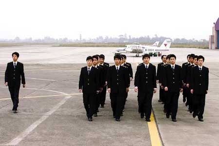 The resumes of more than 200 Chinese commercial pilots were found to have been falsified from 2008-2009, the Civil Aviation Administration of China announced at an August 26 conference.